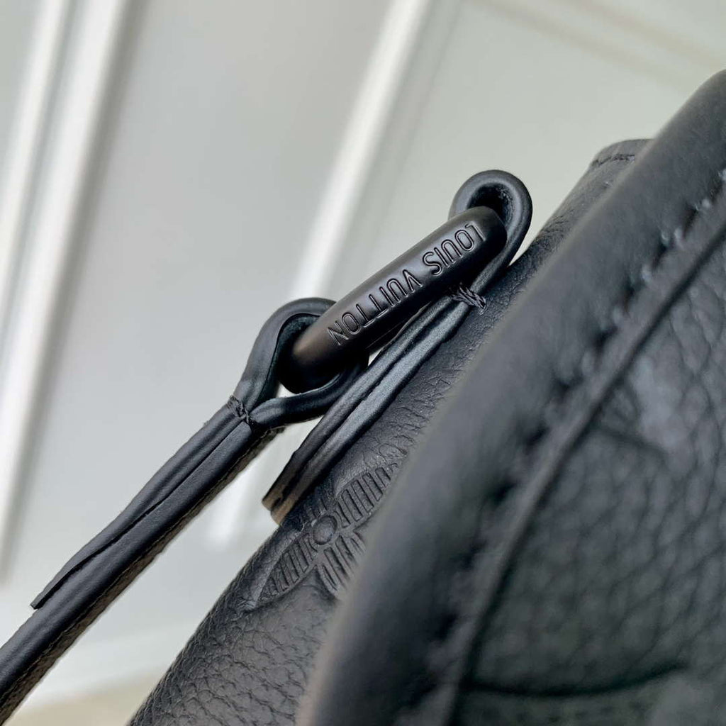 LV M12636 Louis Vuitton M14794 Pulse Wearable Wallet Black