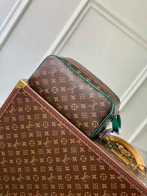 LV M12641 Louis Vuitton Locker Dopp Kit Taurillon Monogram Green - Default Title - View 3