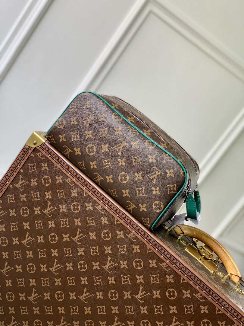LV M12641 Louis Vuitton Locker Dopp Kit Taurillon Monogram Green