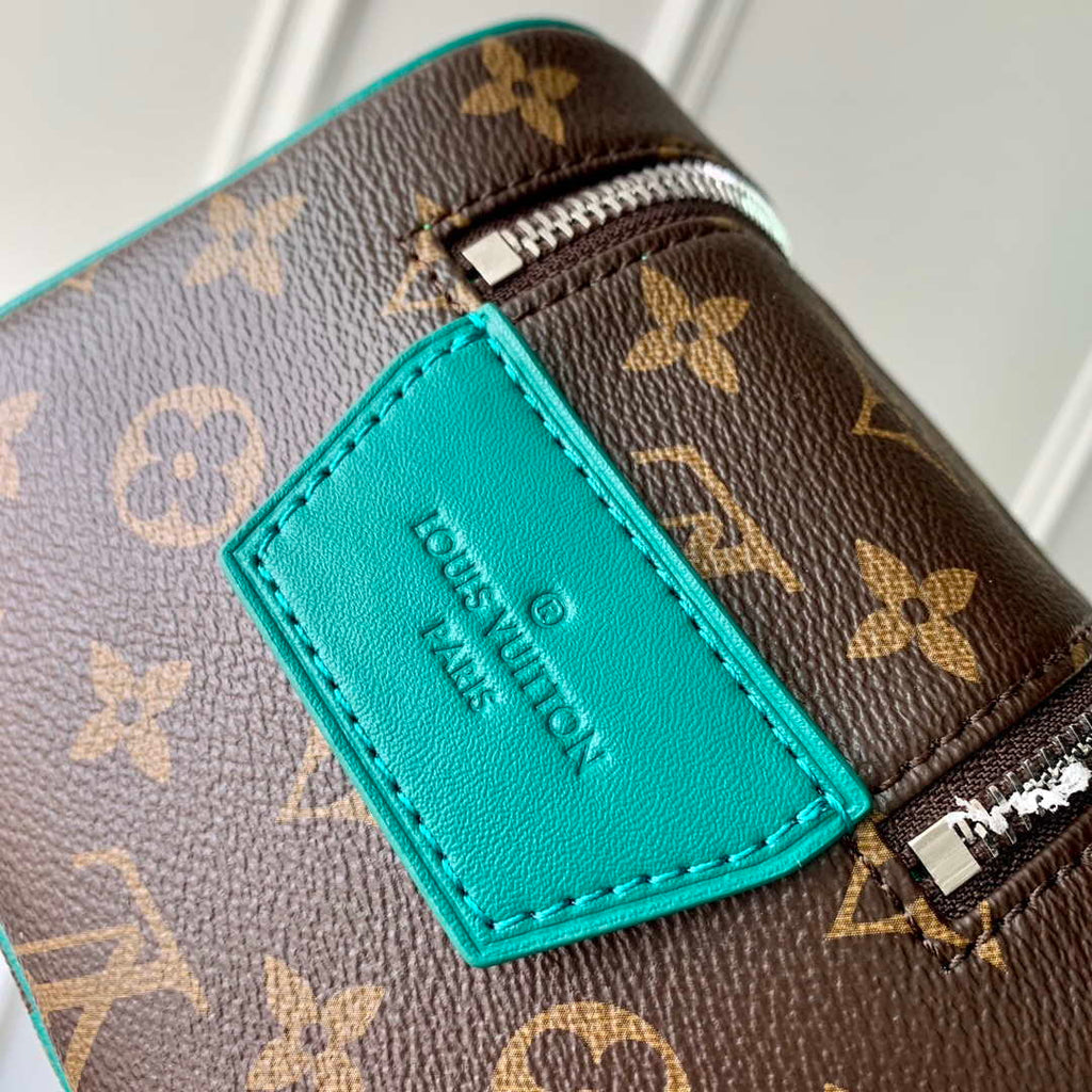 LV M12641 Louis Vuitton Locker Dopp Kit Taurillon Monogram Green