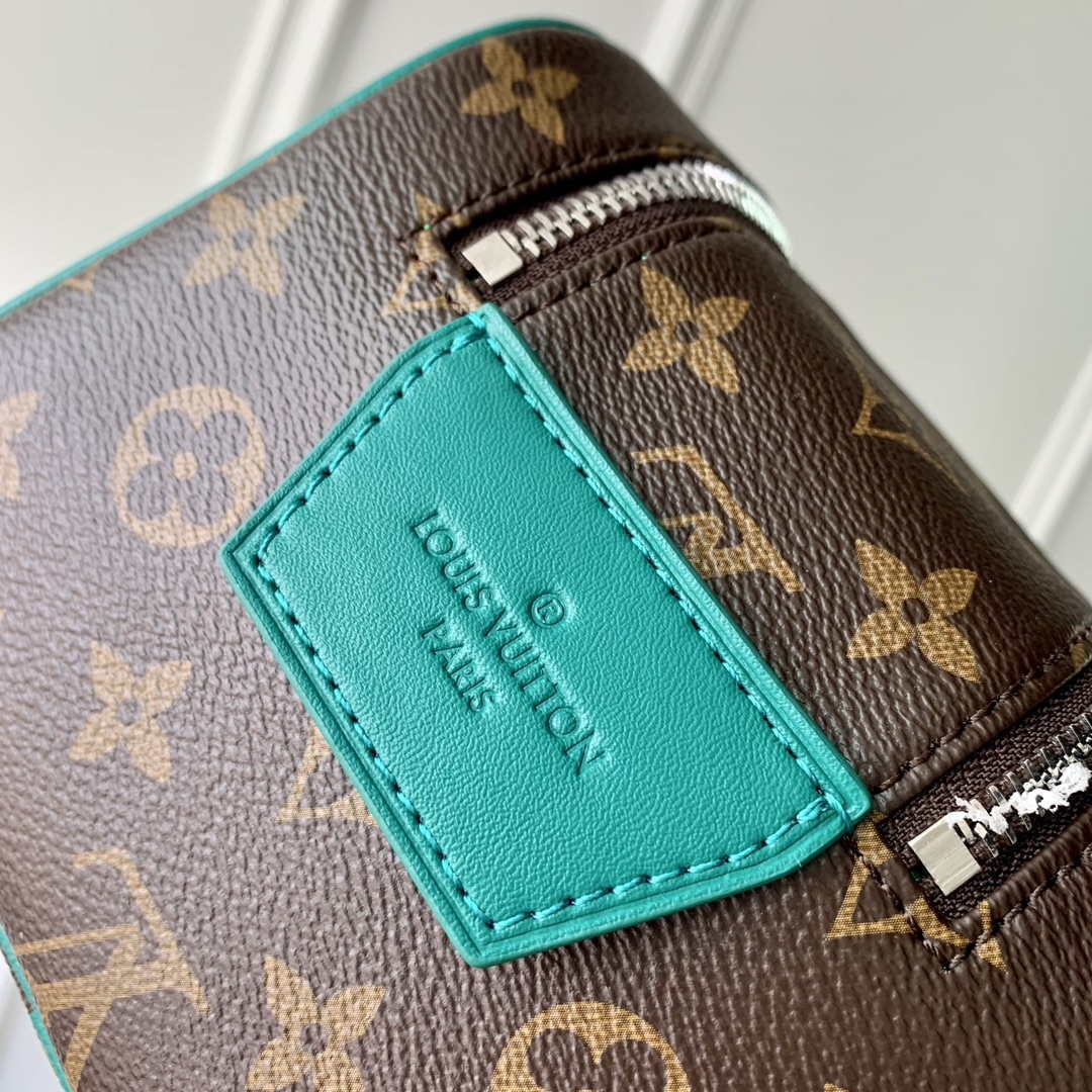 LV M12641 Louis Vuitton Locker Dopp Kit Taurillon Monogram Green