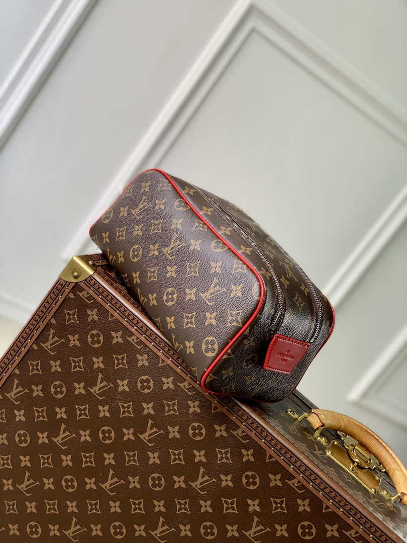 LV M12641 Louis Vuitton Locker Dopp Kit Taurillon Monogram Red - Default Title - View 2