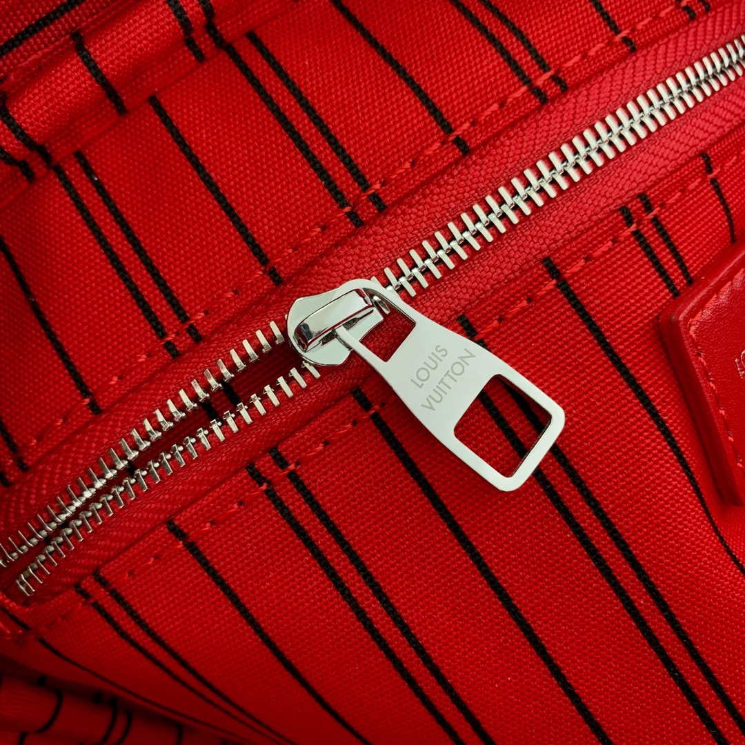 LV M12641 Louis Vuitton Locker Dopp Kit Taurillon Monogram Red