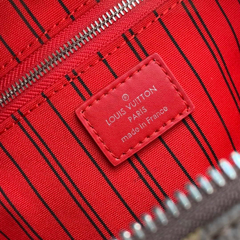 LV M12641 Louis Vuitton Locker Dopp Kit Taurillon Monogram Red