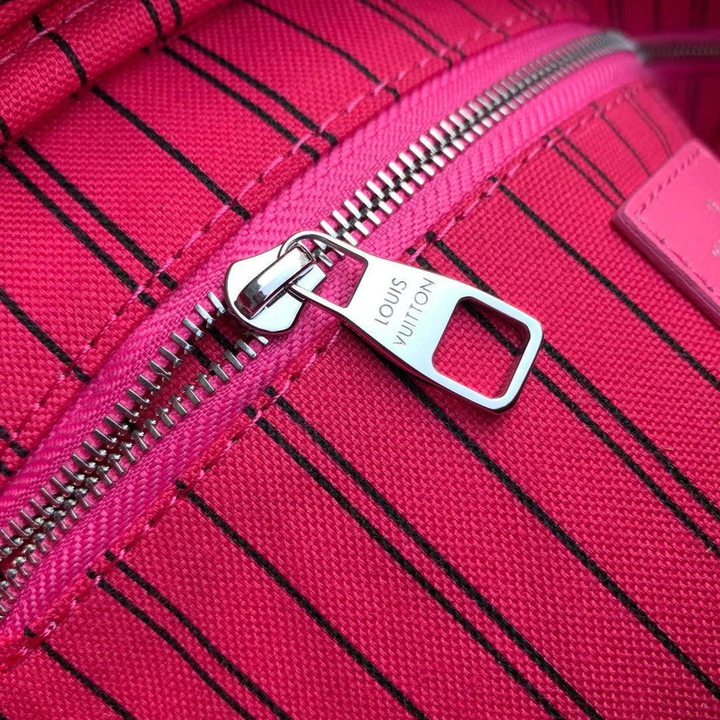 LV M12641 Louis Vuitton Locker Dopp Kit Taurillon Monogram Rose Red