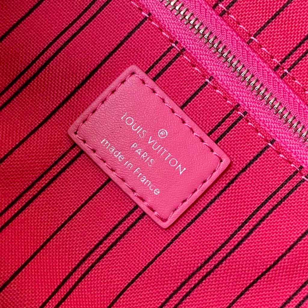 LV M12641 Louis Vuitton Locker Dopp Kit Taurillon Monogram Rose Red
