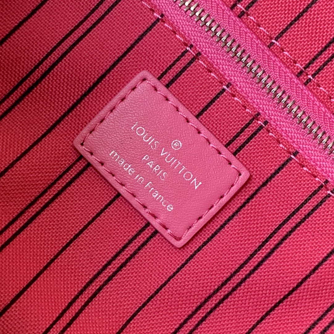 LV M12641 Louis Vuitton Locker Dopp Kit Taurillon Monogram Rose Red
