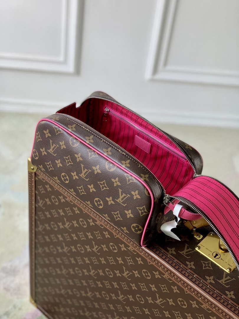 LV M12641 Louis Vuitton Locker Dopp Kit Taurillon Monogram Rose Red