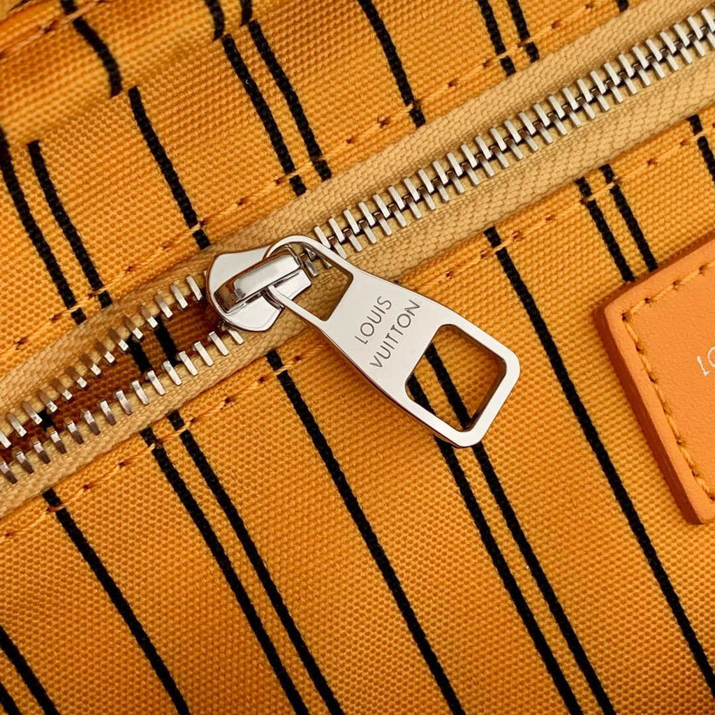 LV M12641 Louis Vuitton Locker Dopp Kit Taurillon Monogram Yellow