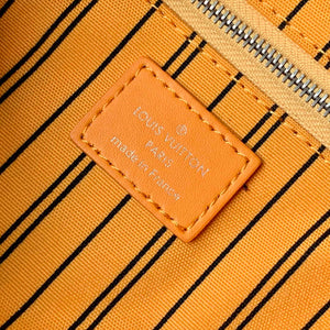 LV M12641 Louis Vuitton Locker Dopp Kit Taurillon Monogram Yellow - Default Title - View 8