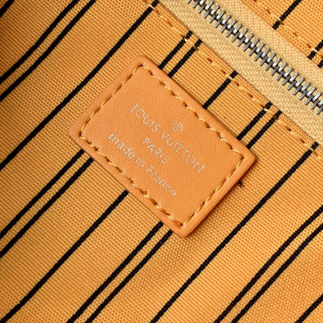 LV M12641 Louis Vuitton Locker Dopp Kit Taurillon Monogram Yellow
