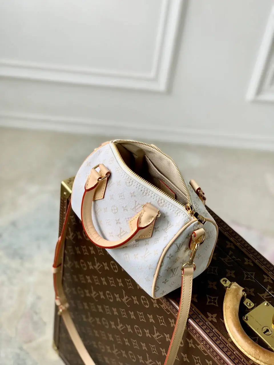 LV M12747 Speedy Bandouliere 20 Bag Mastic Cream