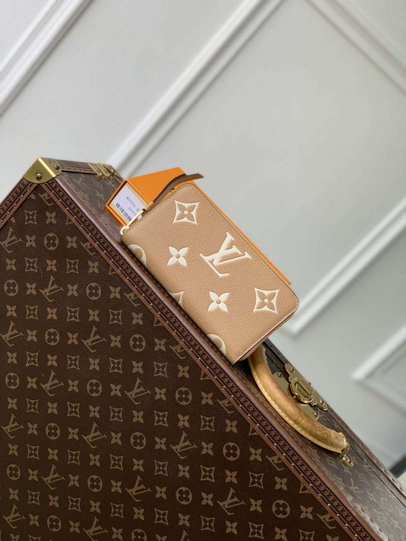 LV M12755 Louis Vuitton Zippy Wallet Sunrise Aquarelle Tan - Default Title - View 1
