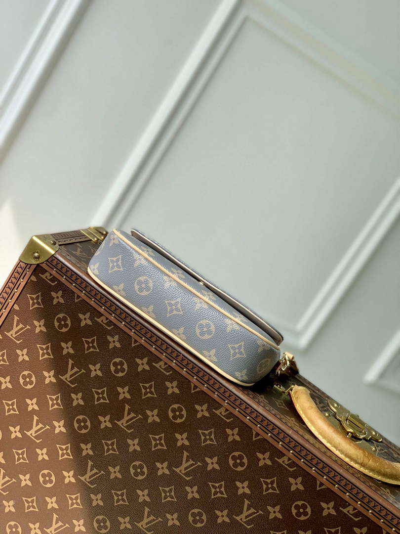 LV M12778 Louis Vuitton Wallet on Chain Ivy Bag Trianon Gray
