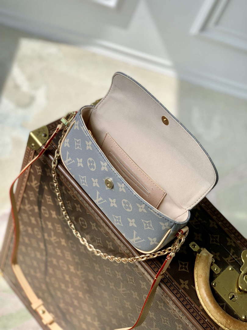 LV M12778 Louis Vuitton Wallet on Chain Ivy Bag Trianon Gray