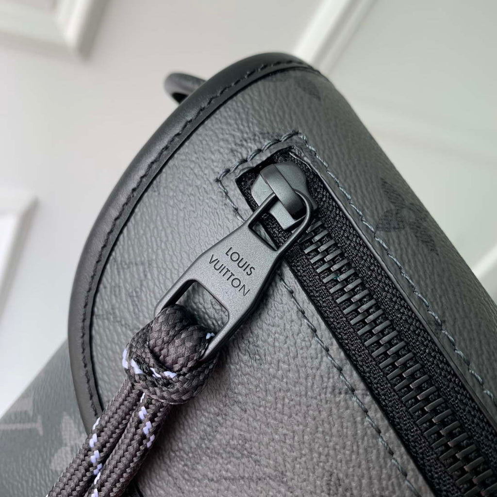 LV M12806 Louis Vuitton Pulse Wearable Wallet