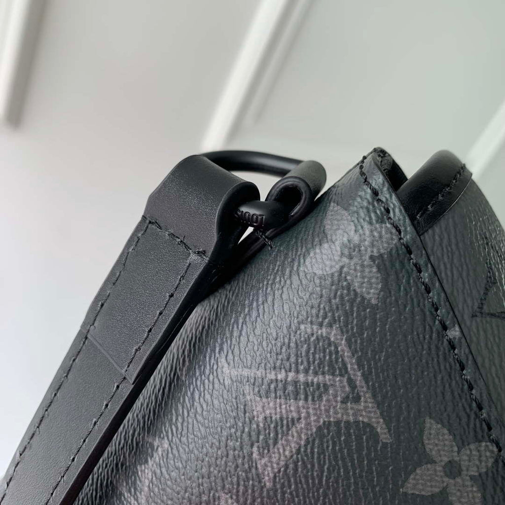 LV M12806 Louis Vuitton Pulse Wearable Wallet