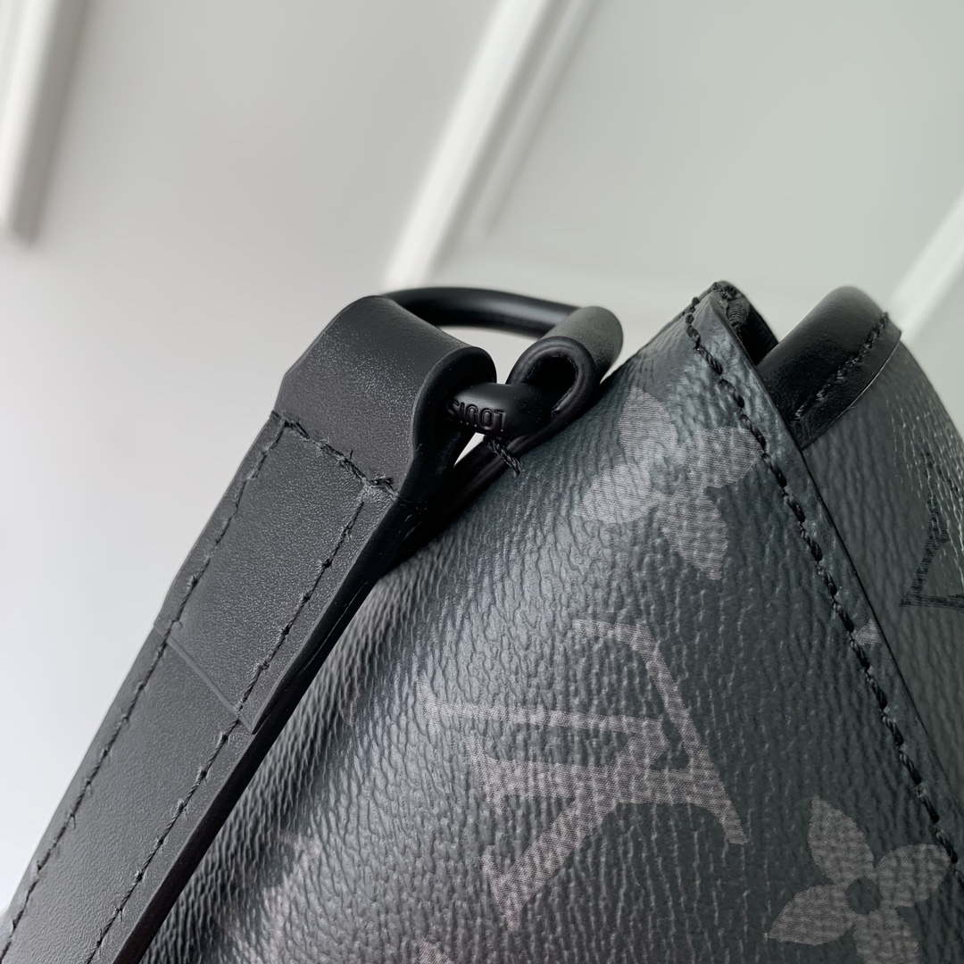 LV M12806 Louis Vuitton Pulse Wearable Wallet