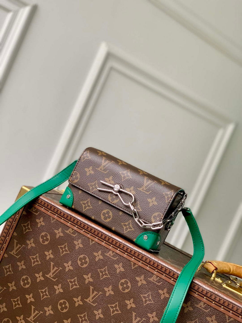 LV M12808 Louis Vuitton Steamer Wearable Wallet Borneo Green