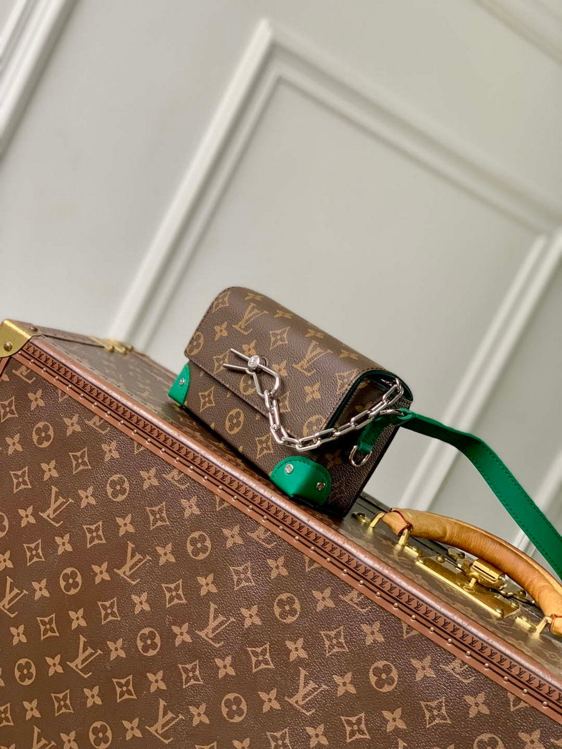 LV M12808 Louis Vuitton Steamer Wearable Wallet Borneo Green