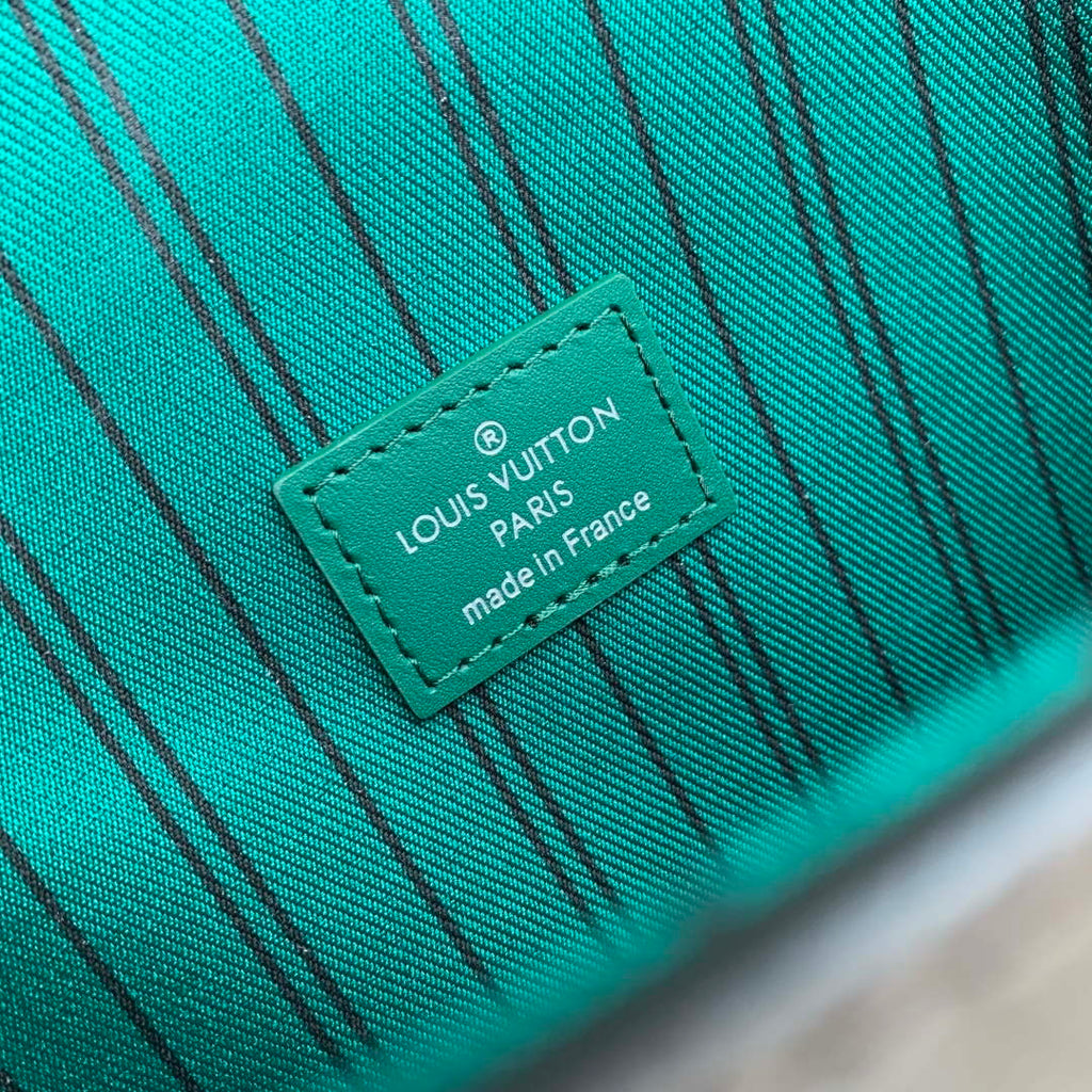 LV M12808 Louis Vuitton Steamer Wearable Wallet Borneo Green