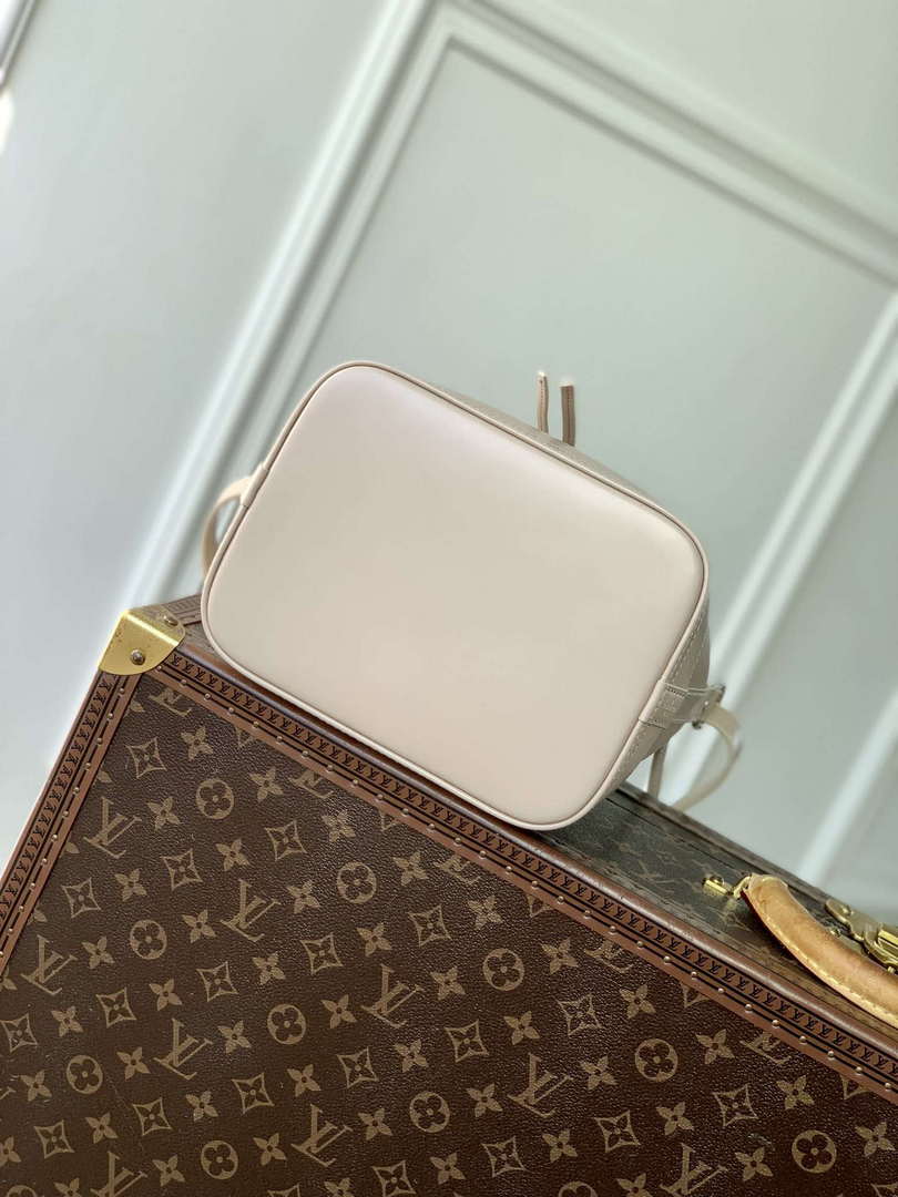 LV M12848 Louis Vuitton No¨¦ BB Bucket Bag Quartz White