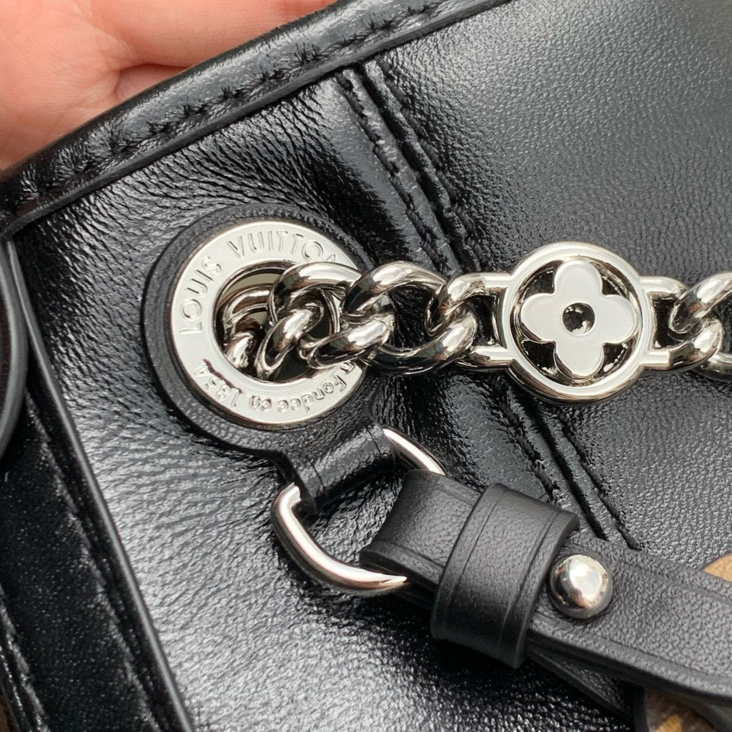 LV M12888 Louis Vuitton CarryAll Vibe BB Bag Black