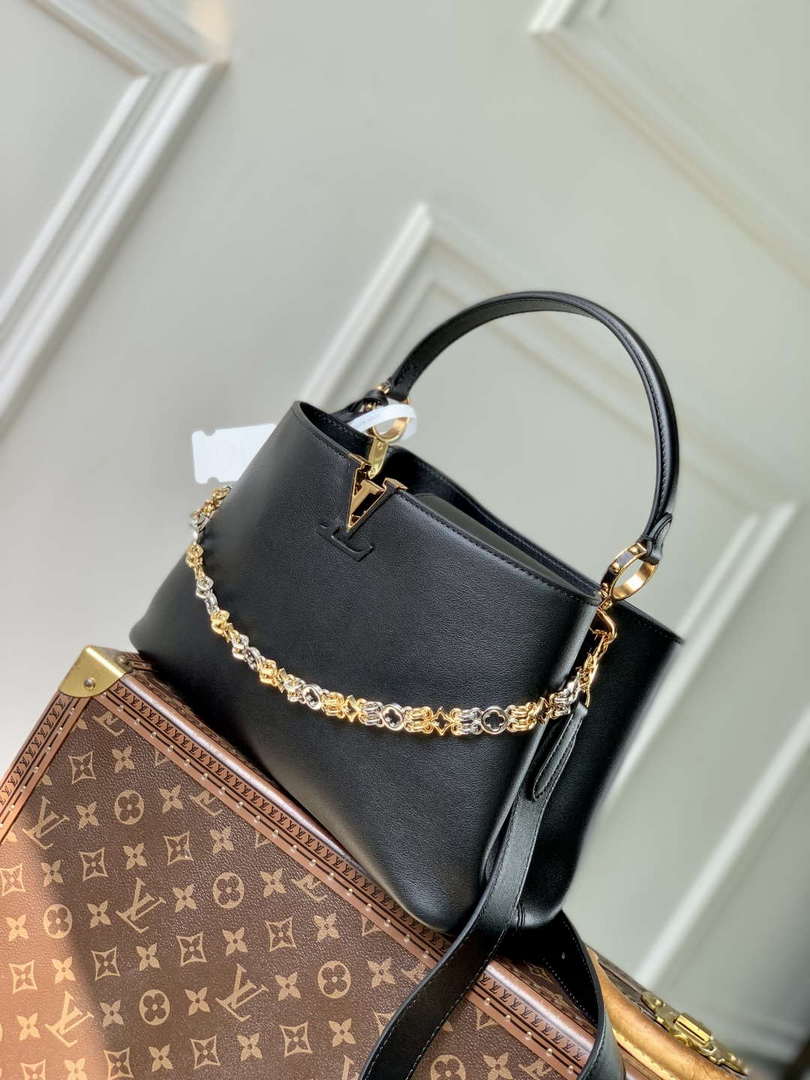 LV M12924 Louis Vuitton Capucines MM Souple Bag Black