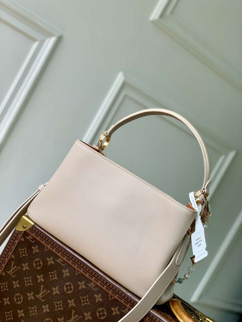 LV M12929 Louis Vuitton Capucines MM Souple Bag Greige