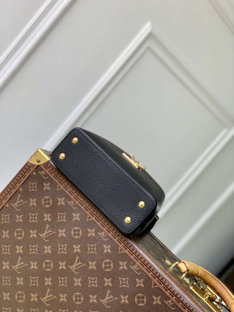 LV M12936 Louis Vuitton Capucines Mini Handbag Black