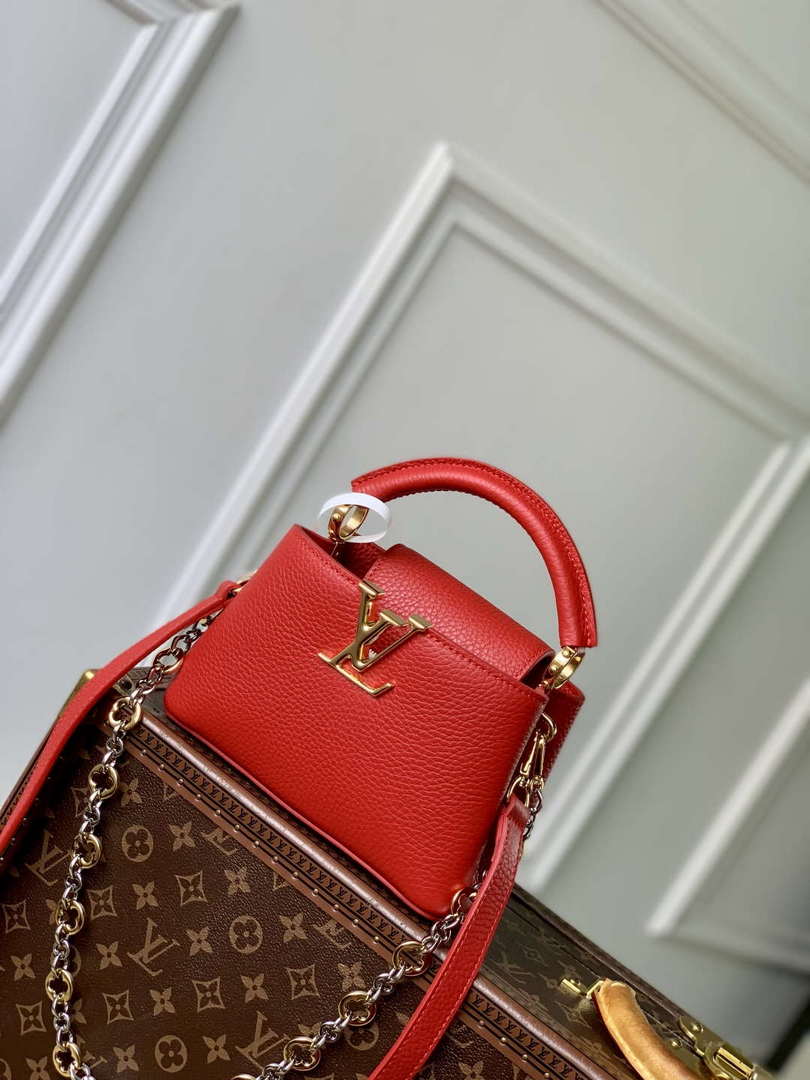 LV M12936 Louis Vuitton Capucines Mini Handbag Red