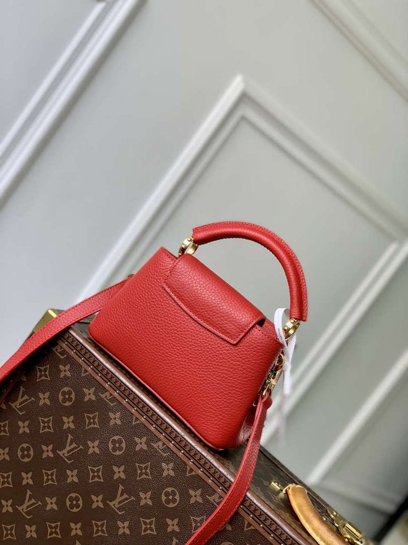 LV M12936 Louis Vuitton Capucines Mini Handbag Red
