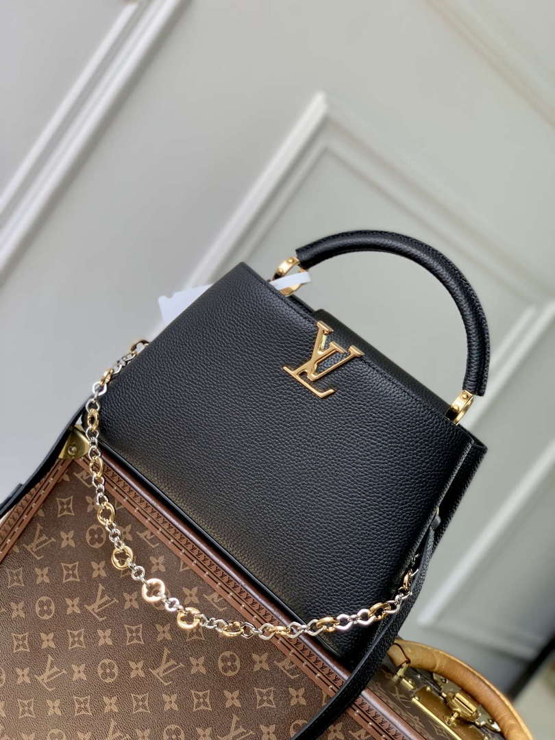 LV M12936 Louis Vuitton Capucines MM Handbag Black