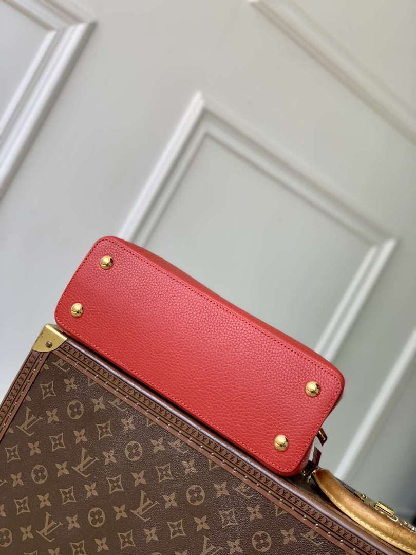 LV M12936 Louis Vuitton Capucines MM Handbag Red