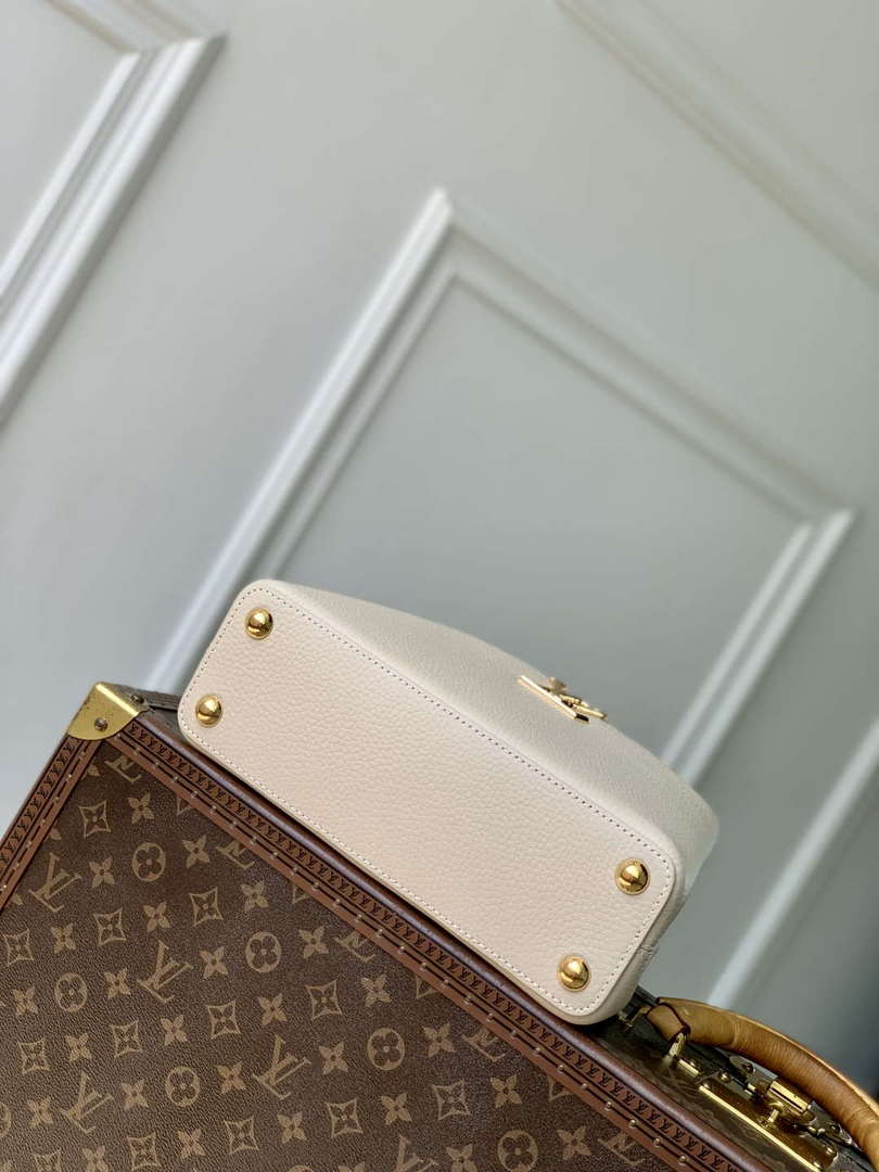 LV M12938 Louis Vuitton Capucines BB Handbag Quartz White