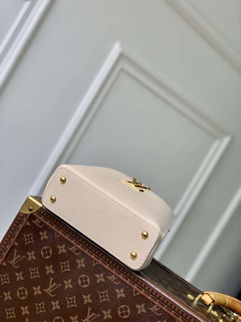 LV M12938 Louis Vuitton Capucines Mini Handbag Quartz White