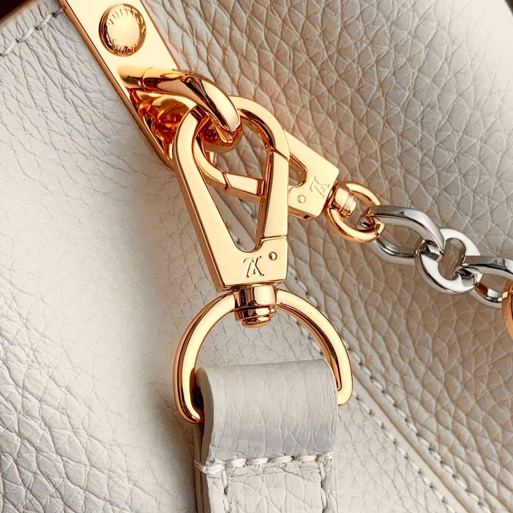 LV M12938 Louis Vuitton Capucines Mini Handbag Quartz White
