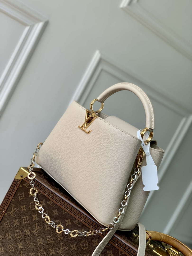 LV M12938 Louis Vuitton Capucines MM Handbag Quartz White