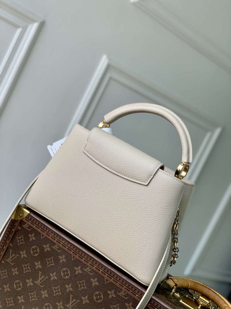 LV M12938 Louis Vuitton Capucines MM Handbag Quartz White