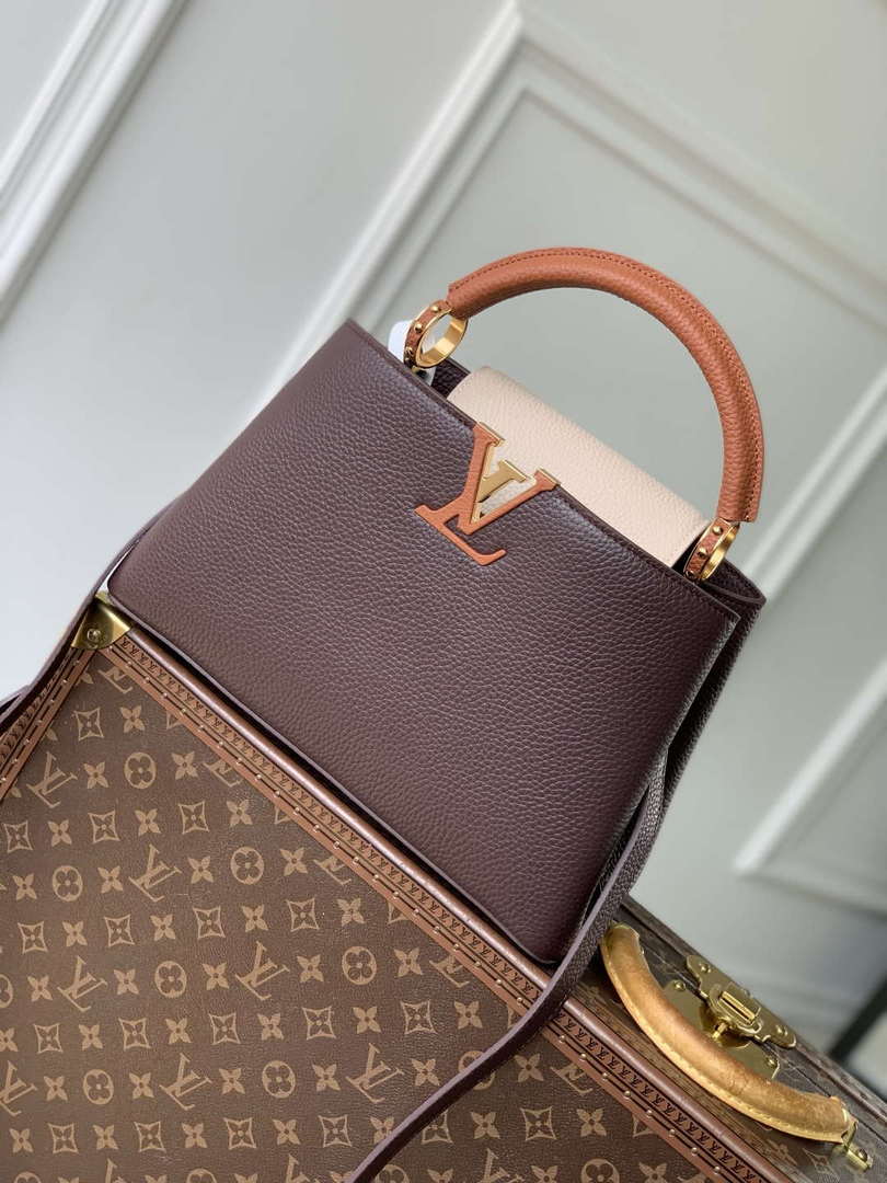 LV M12952 Louis Vuitton Capucines MM Bag Taurillon leather Chocolate Brown