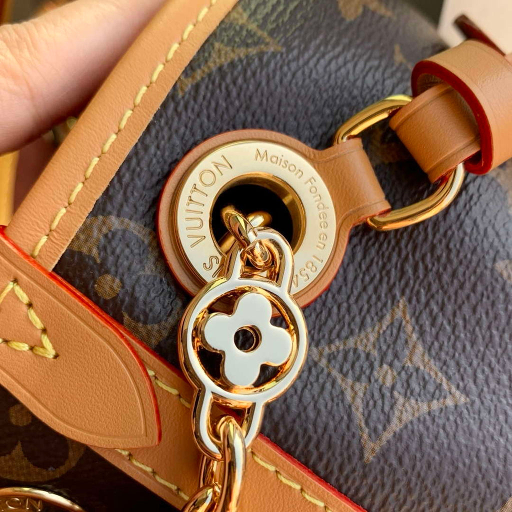 LV M13014 Louis Vuitton CarryAll BB Monogram
