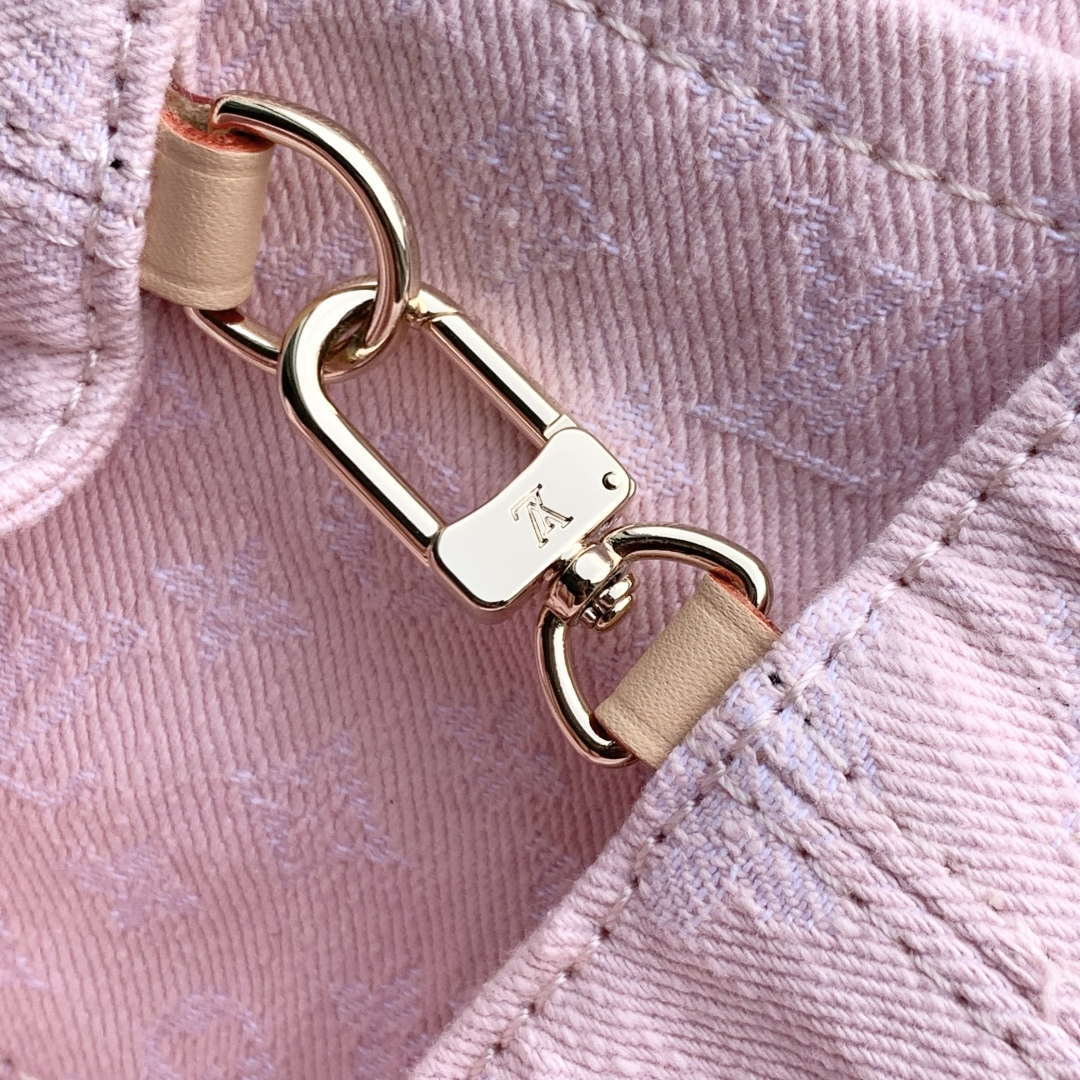 LV M13031 Louis Vuitton Venice Backpack Washed Pink