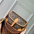 LV M13035 Louis Vuitton Diane Bag Monogram Beige
