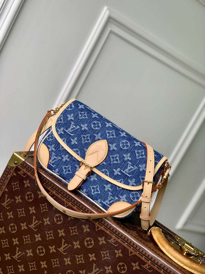 LV M13070 Louis Vuitton Diane Handbag Denim Blue