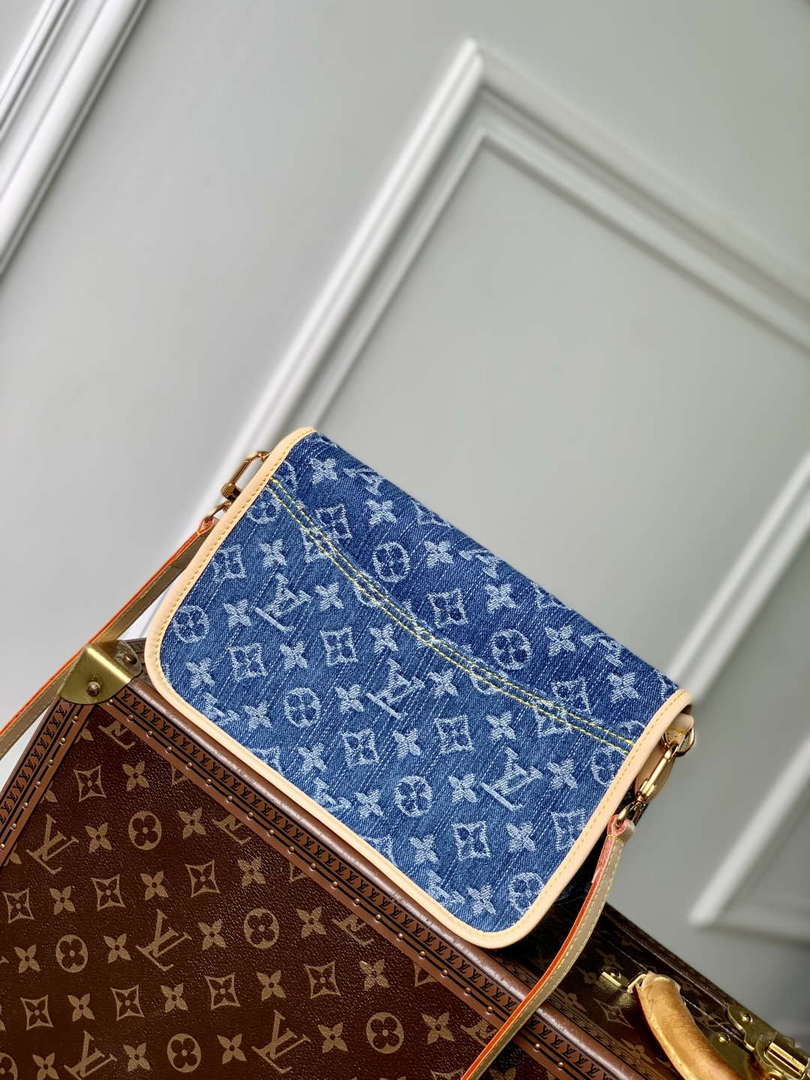 LV M13070 Louis Vuitton Diane Handbag Denim Blue - Default Title - View 3