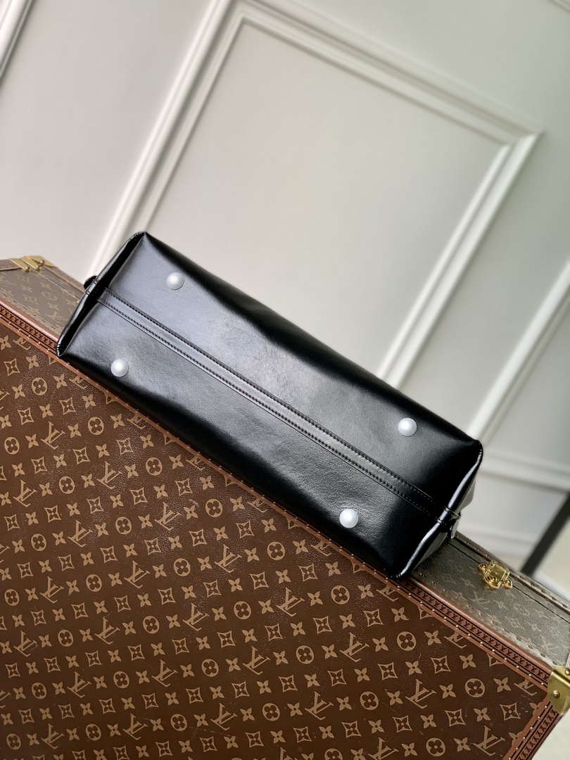 LV M13105 Louis Vuitton LV x TM CarryAll Vibe MM Bag Black