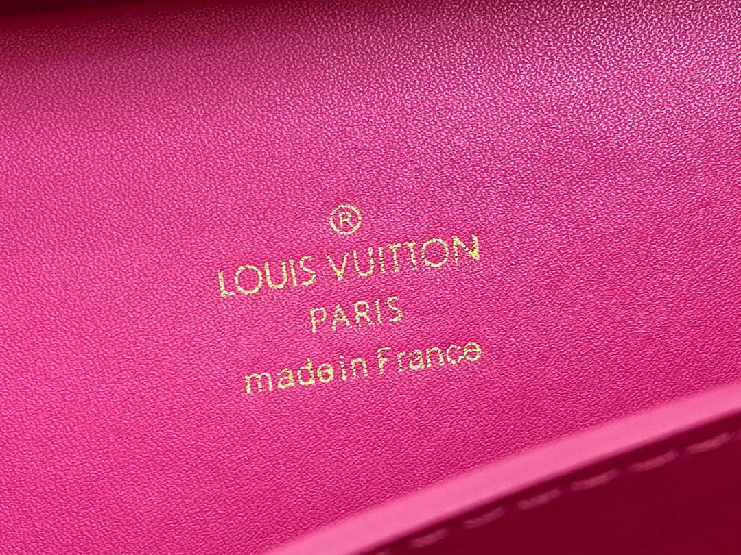 LV M13125 Louis Vuitton LV x TM Petite Valise Multicolored