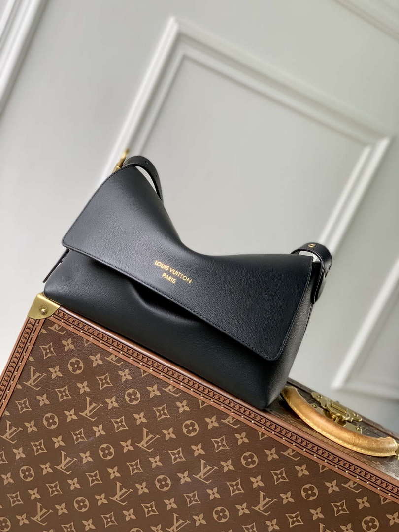LV M13148 Louis Vuitton Low Key Messenger Bag Black