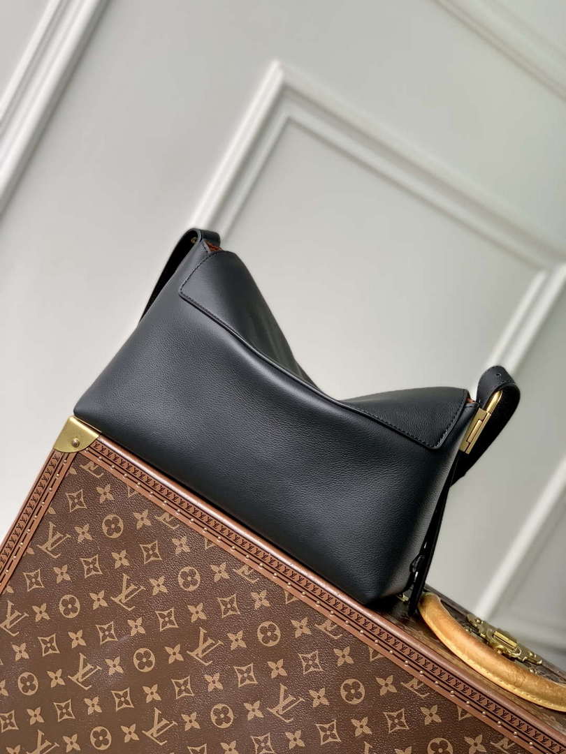 LV M13148 Louis Vuitton Low Key Messenger Bag Black