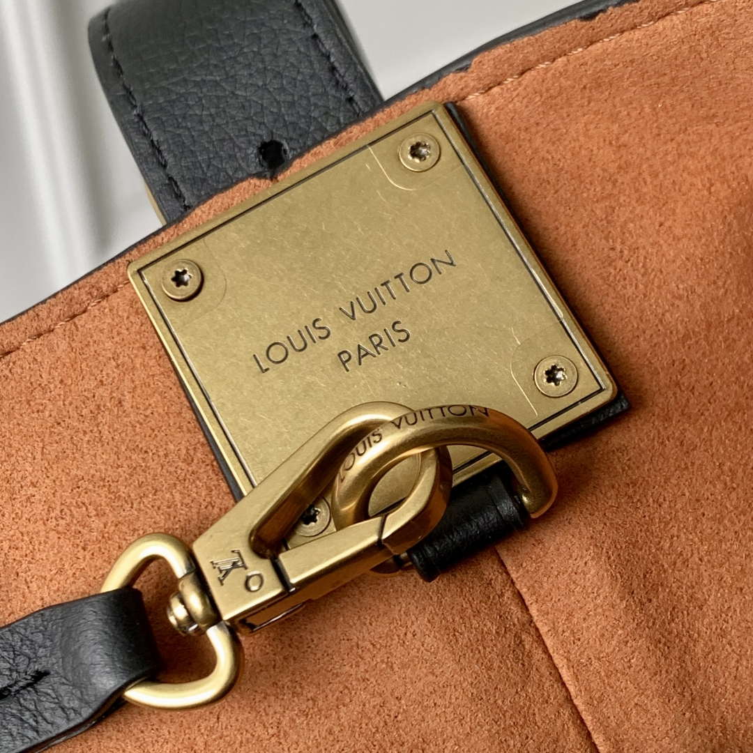 LV M13148 Louis Vuitton Low Key Messenger Bag Black - Default Title - View 14
